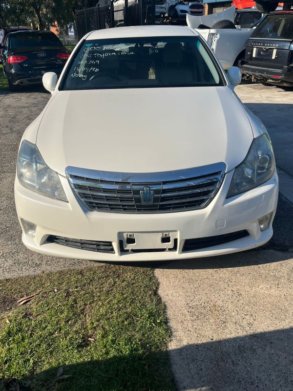 2011 Toyota Crown Hybrid — GWS204 Auto Hybrid