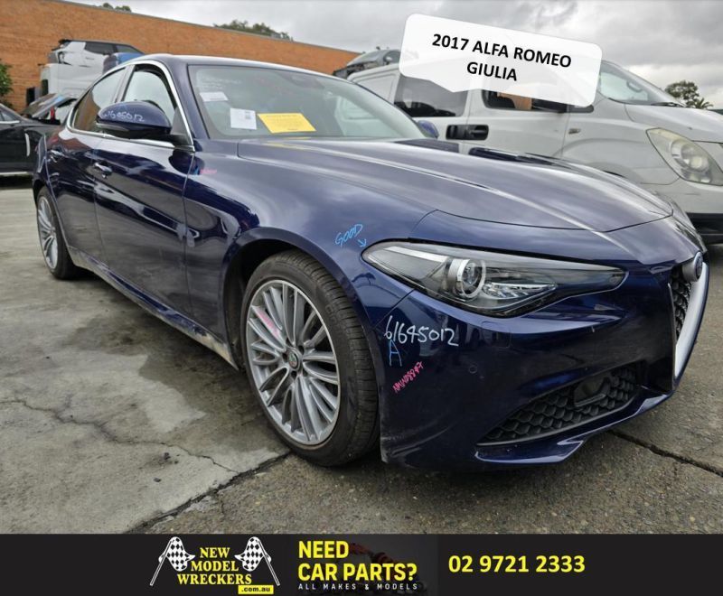 2017 Alfa Romeo Giulia — 2.0T 55273835 AUTO 8SPD RWD SUPER Auto Petrol