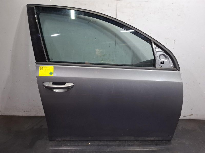 2010 Volkswagen Golf — Right Front Door