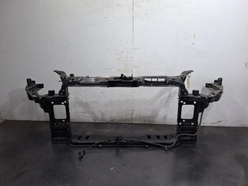 2016 Hyundai I30 — Radiator Support