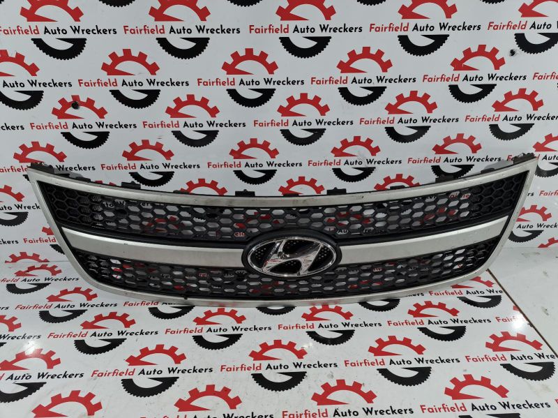 2010 Hyundai Iload — RADIATOR GRILLE