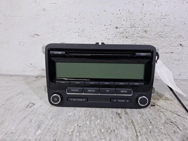 2010 Volkswagen Golf — SINGLE DISC CD PLAYER