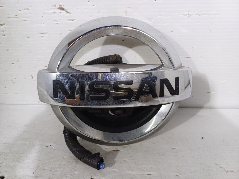 2016 Nissan X-trail — FRONT CAMERA GRILLE MOUNTED