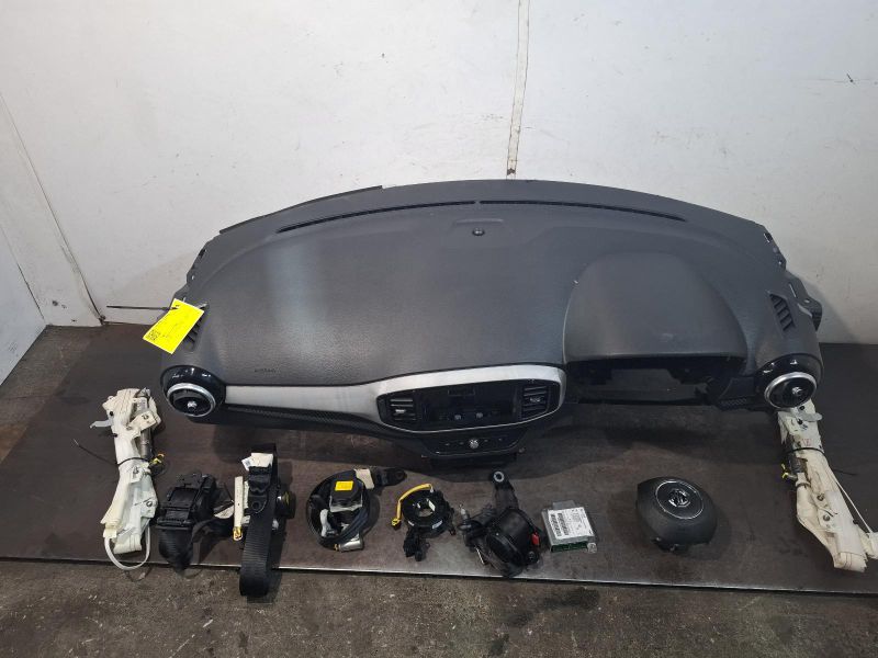 2020 Hyundai I30 — INCLUDES: CLOCK SPRING MODULE COMPLETTE DASH RH AIRBAG CURTAIN AIRBAG RH/LH SEATBELTS