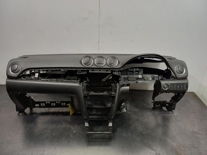 2023 Suzuki Vitara — DASH