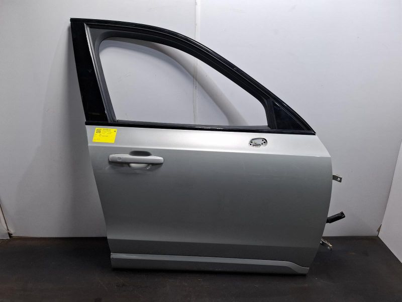 2020 Volvo Xc90 — Right Front Door