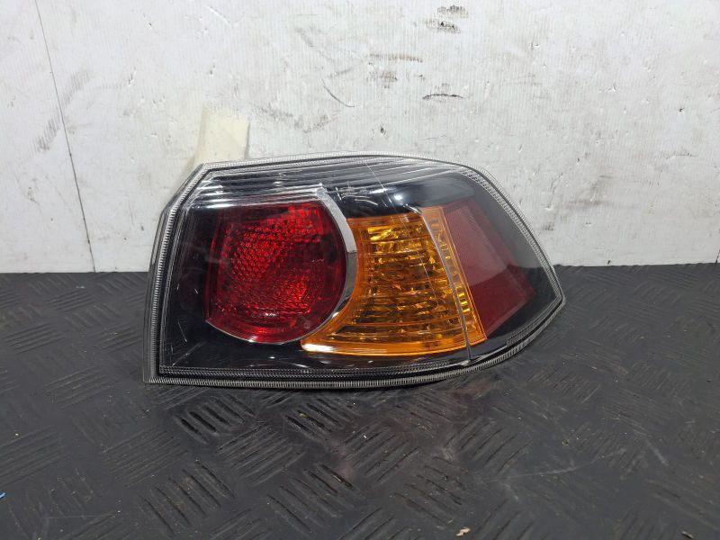 2017 Mitsubishi Lancer — Right Taillight