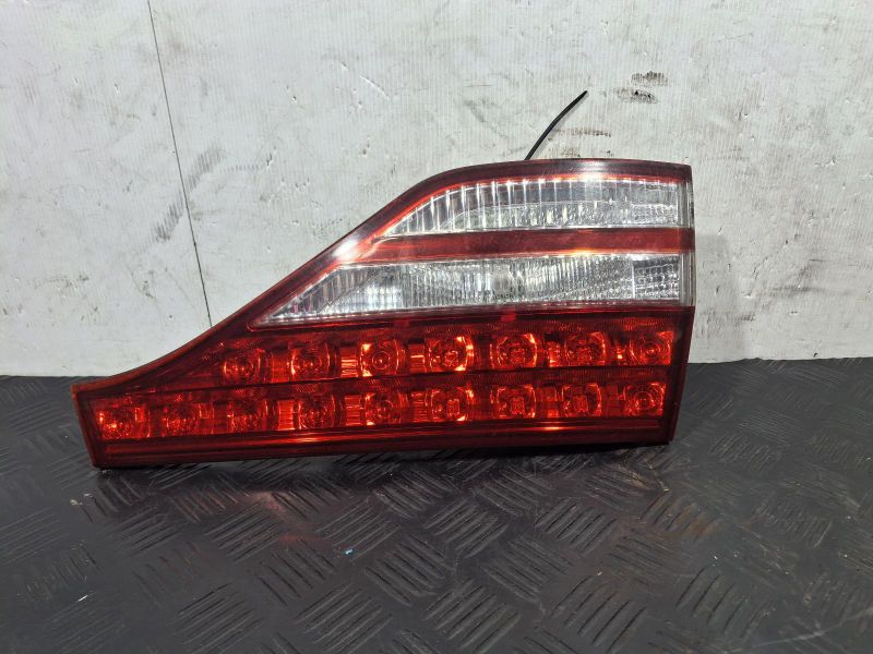 2007 Toyota Tarago — TAILGATE LAMP LH SIDE