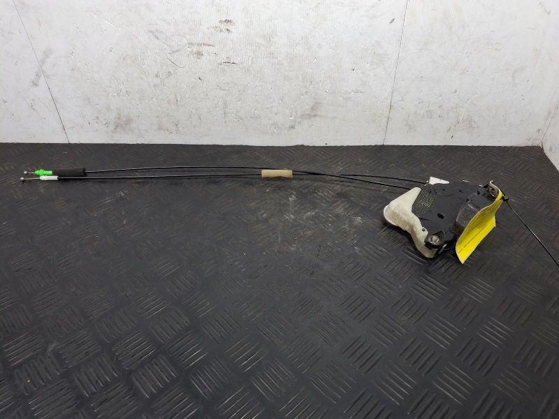 2014 Toyota Yaris — RIGHT FRONT DOOR LOCK