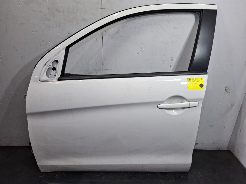 2024 Mitsubishi Asx — Left Front Door