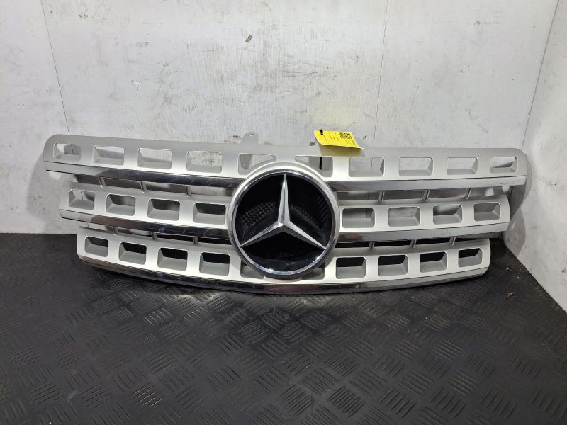 2011 Mercedes M Class — RADIATOR GRILLE SPORT SILVER PAINTED IN SILVER