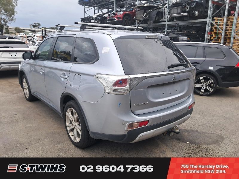2015 Mitsubishi Outlander — ZJ Auto Petrol