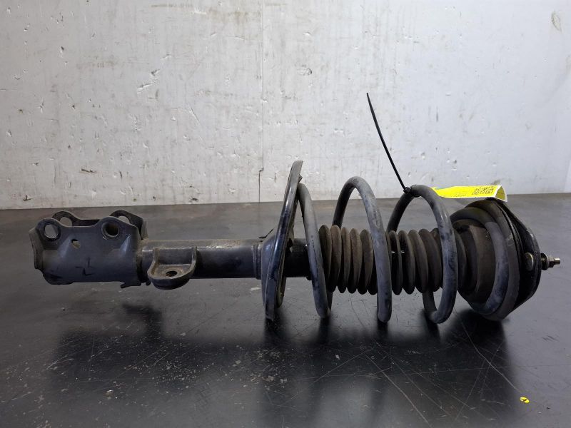 2007 Toyota Tarago — Right Front Strut