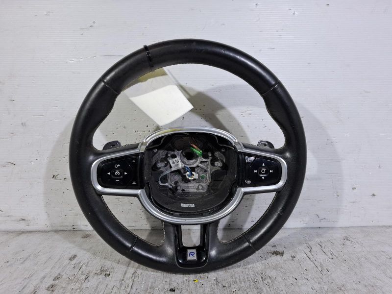 2020 Volvo Xc90 — Steering Wheel