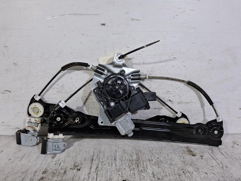 2014 Holden Cruze — DOOR REG ASSY