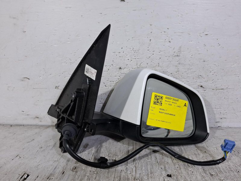 2024 Tesla Model Y — Right Door Mirror