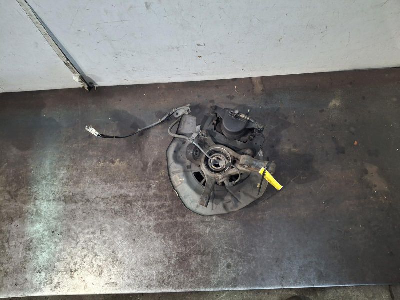 2006 Lexus Rx350 — Right Front Hub Assembly