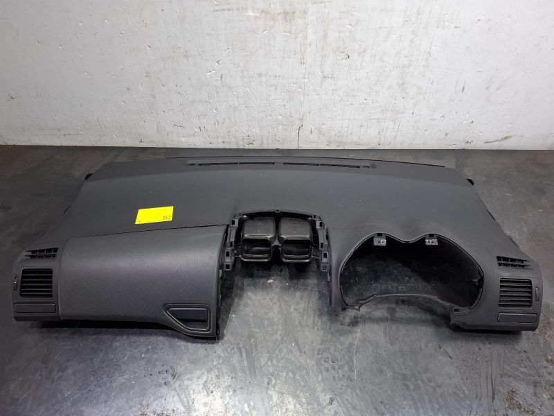 2009 Toyota Corolla — DASH HATCH