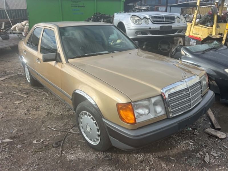 1986 Mercedes Benz 300E — Auto Petrol