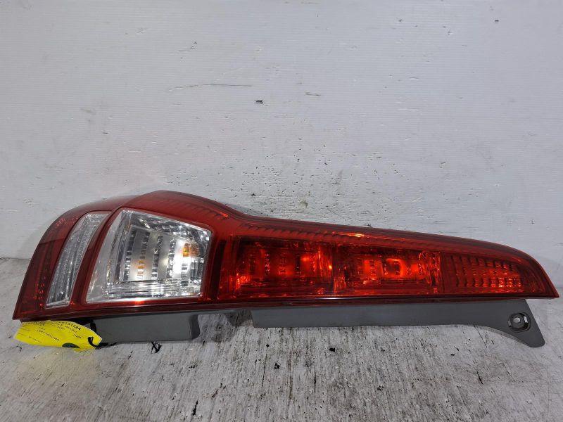 2007 Honda Crv — Left Taillight