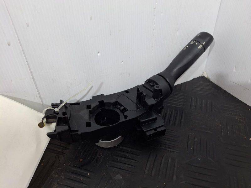 2011 Toyota Kluger — FLASHER SWITCH