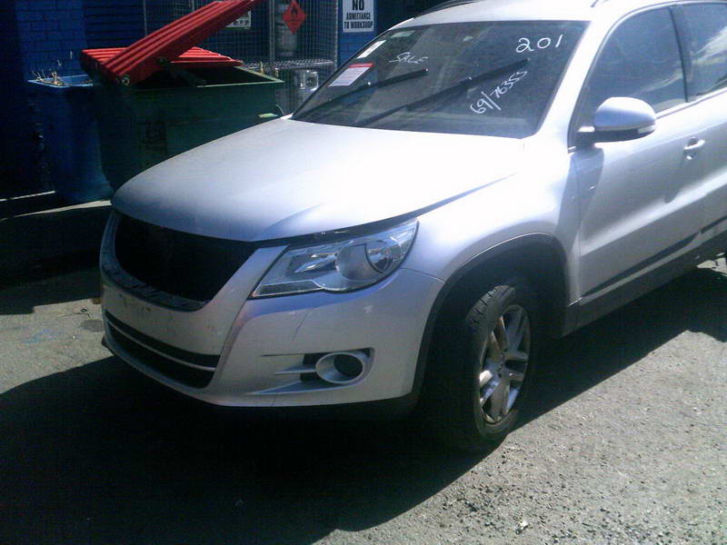 2010 Volkswagen Tiguan — 2.0L 103TDI CBA Manual Diesel