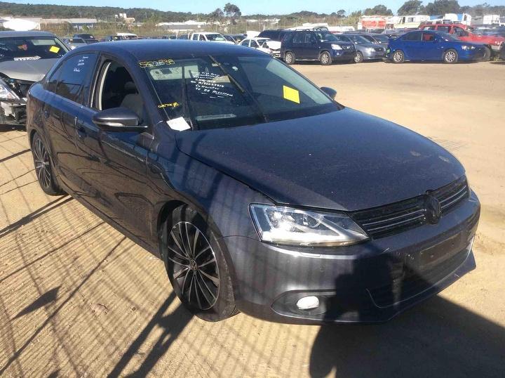 2012 Volkswagen Jetta Highline — 2.0L CCZA Auto Gas Petrol