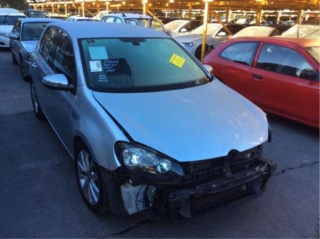 2010 Volkswagen Golf — Manual Gas/Petrol