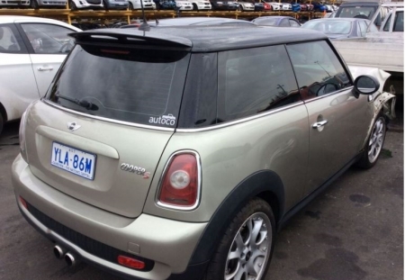 2007 Mini Cooper — Manual Gas/Petrol